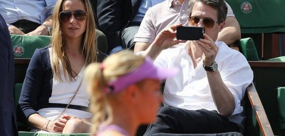 Hugh Grant watched Donna match vs Garcia